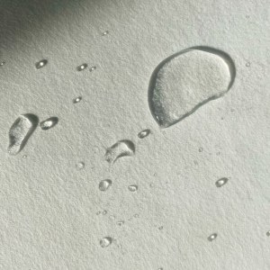 白色拒水涤纶水刺无纺布