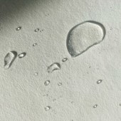 白色拒水涤纶水刺无纺布